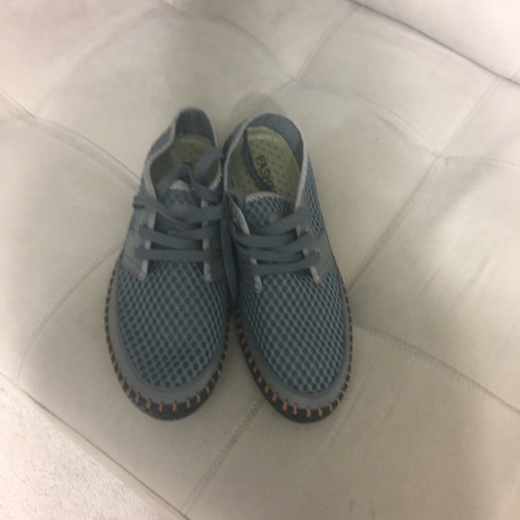 Shoes - Picture 6 of 7